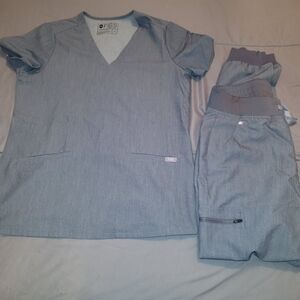 Figs Gray Scrub Set (Top Small, Bottom Joggers Small Tall)